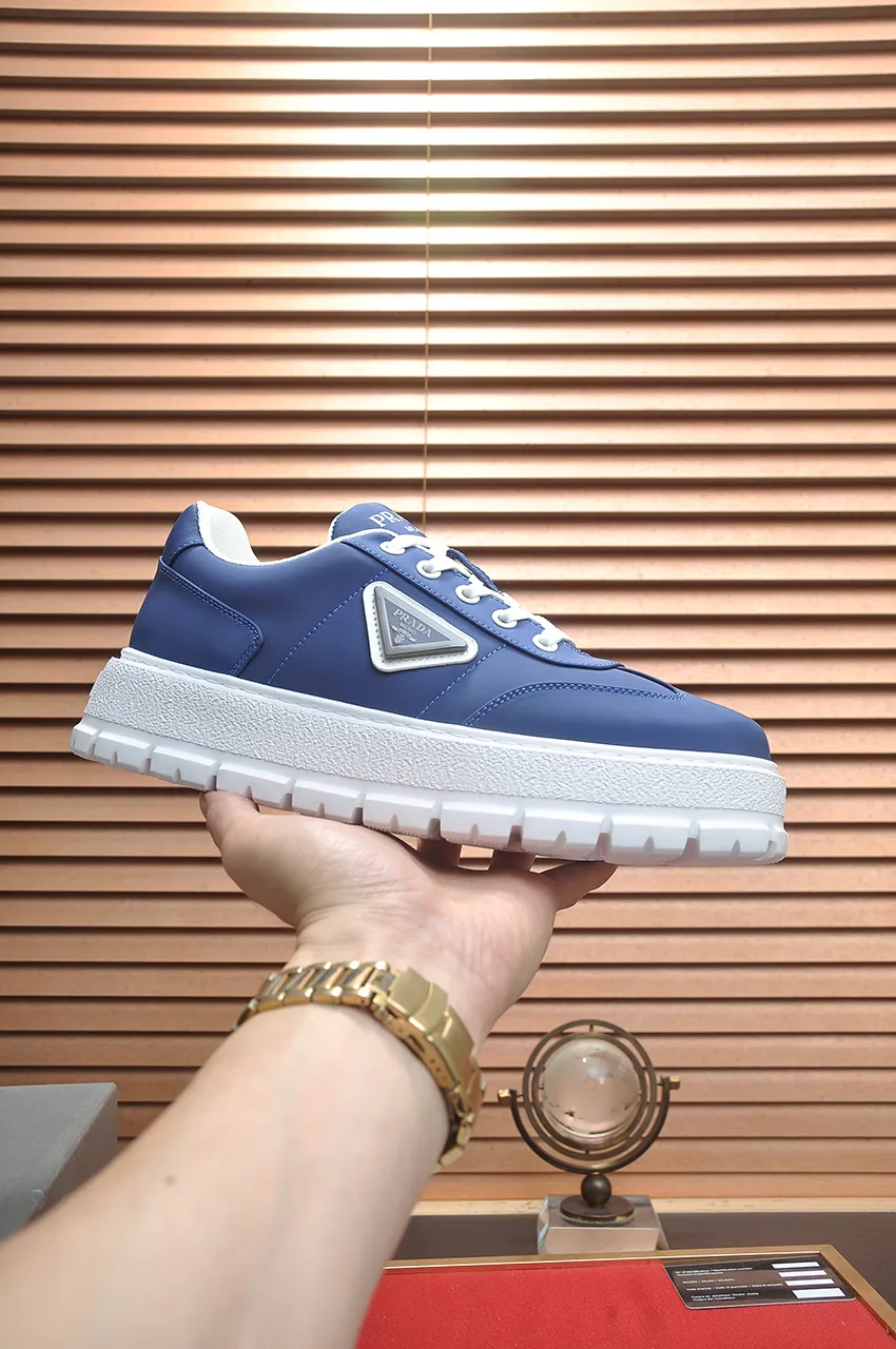 Men's shoes 💰580💶 [PRADA] Top original items, new seasonal styles, high-quality original items, top-grade high-mercerized cowhide combined with original breathable fabric + imported glue, imported stretch fabric inside with original cowhide feet, original thick outsole! Quality guaranteed! Code 38-45 (45 customized)